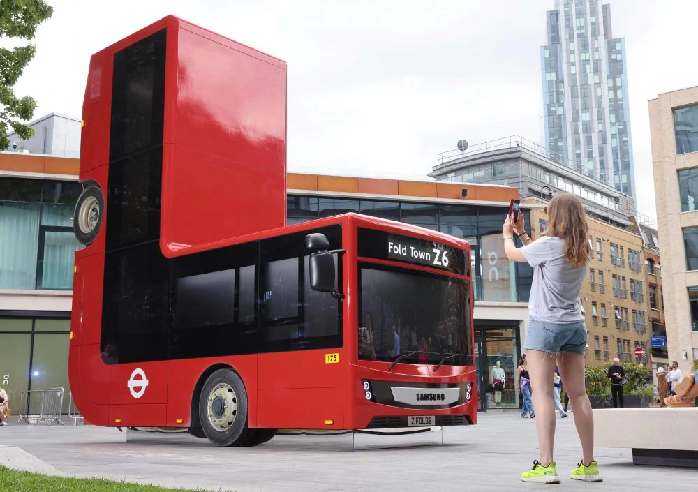 "Bem-vindo à Fold Town": Samsung dobra um ônibus de Londres para promover seus novos Galaxy Fold 6 e Galaxy Flip 6