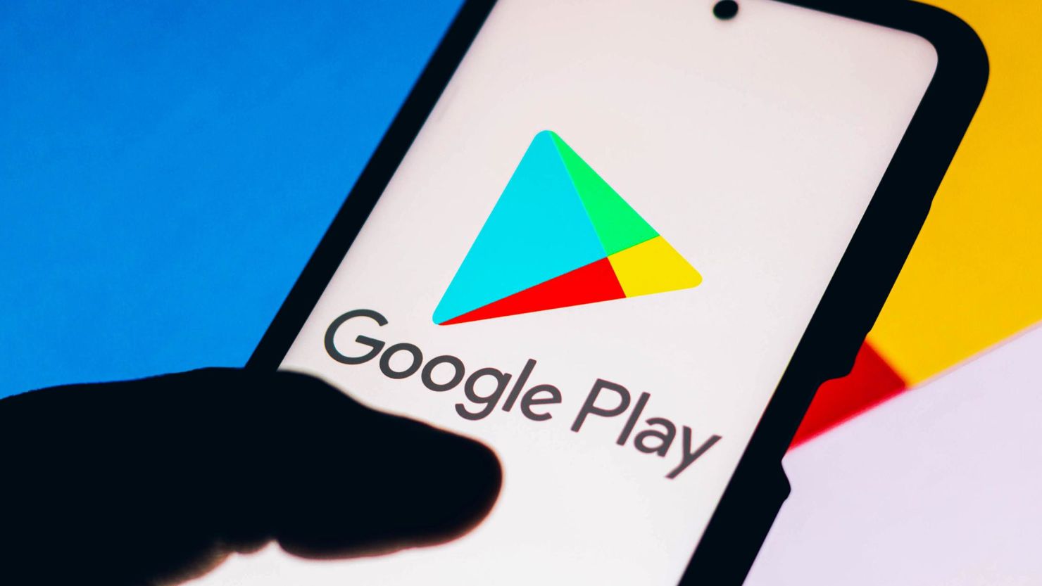 Google está testando um novo limite no número de downloads simultâneos de aplicativos no Play Market